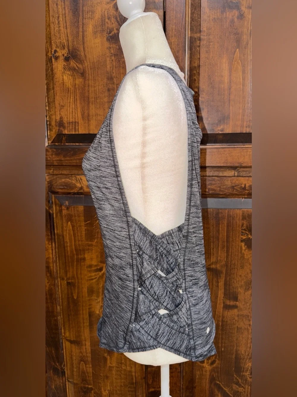 Lululemon Var-City Muscle Tank Heathered Gray Detailed Gym Sporty Athletic 8 M